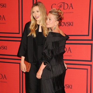 Mary-Kate Olsen in 2013 CFDA Awards - Arrivals - olsen-2013-cfda-awards-02