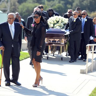 Omarosa in The Funeral of Michael Clarke Duncan