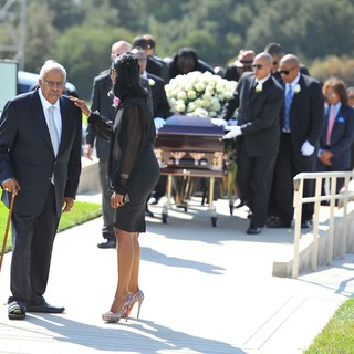 Omarosa in The Funeral of Michael Clarke Duncan