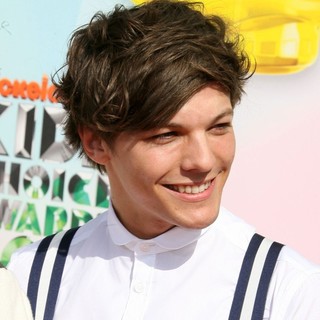 Louis Tomlinson, One Direction in 2012 Kids' Choice Awards - Arrivals