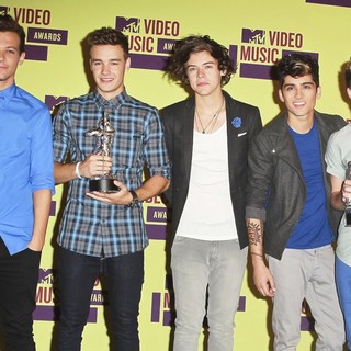 One Direction in 2012 MTV Video Music Awards - Press Room