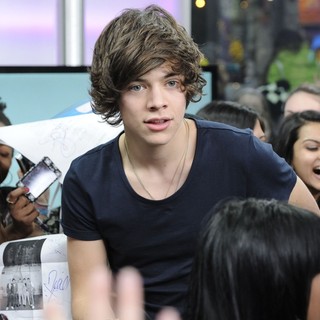 Harry Styles, One Direction in One Direction's First-Ever Live Canadian Television Appearance on NEW.MUSIC.LIVE