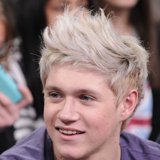 Niall Horan, One Direction in One Direction's First-Ever Live Canadian Television Appearance on NEW.MUSIC.LIVE