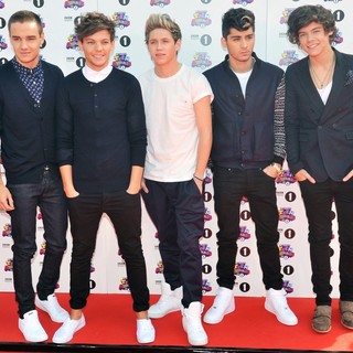 One Direction in BBC Radio 1's Teen Awards 2012 - Arrivals