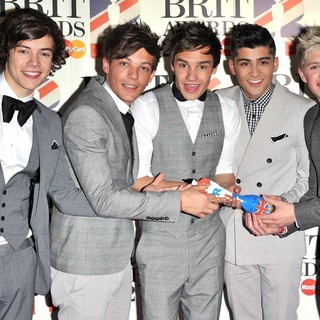 One Direction in The BRIT Awards 2012 - Winners Board