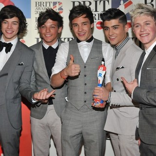 One Direction in The BRIT Awards 2012 - Winners Board