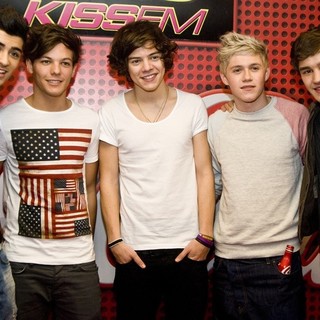 One Direction in One Direction Perform at 103.5 KISS FM Chicago's Coca Cola Lounge