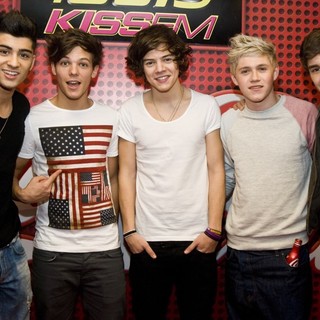 One Direction in One Direction Perform at 103.5 KISS FM Chicago's Coca Cola Lounge