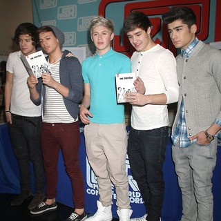 One Direction in One Direction Sign Autographs