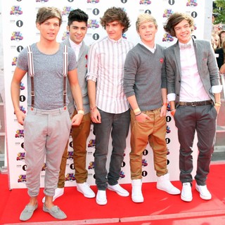 One Direction in BBC Radio 1's Teen Awards 2011 - Arrivals