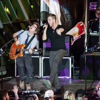 Drew Brown, Ryan Tedder, OneRepublic in OneRepublic Perform Live