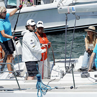 Oprah Winfrey, Russell Crowe in Oprah Winfrey Skippers A Yacht with Russell Crowe on Sydney Harbour