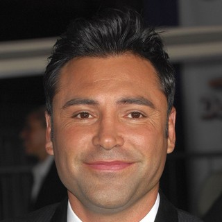 Oscar De La Hoya in 2009 ALMA Awards - Arrivals - oscar-de-la-hoya-2009-alma-awards-01