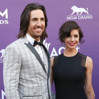Jake Owen in 48th Annual ACM Awards - Arrivals - owen-buchanan-48th-annual-acm-awards-02
