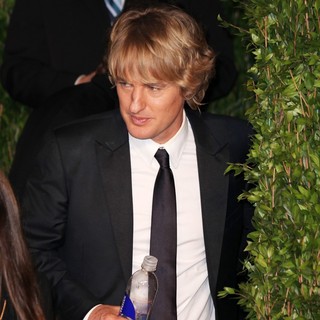 Owen Wilson in 2012 Vanity Fair Oscar Party - Arrivals - owen-wilson-2012-vanity-fair-oscar-party-01