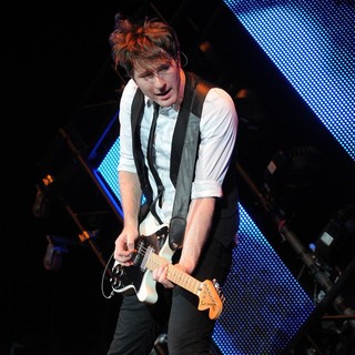Owl City Performs at The Cruzan Amphitheater - owl-city-perfors-at-the-cruzan-amphitheater-03