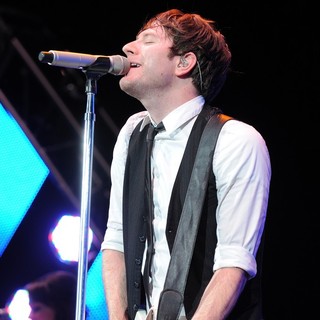 Owl City Performs at The Cruzan Amphitheater - owl-city-perfors-at-the-cruzan-amphitheater-05