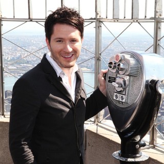 Owl City in Owl City Tours The Empire State Building's 86th Floor Observatory