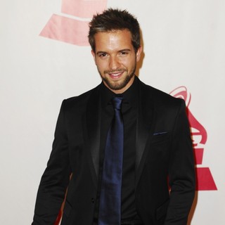 Pablo Alboran in 2011 Latin Recording Academy Person of The Year Tribute to Shakira