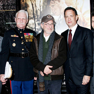 Joseph Mazzello, Dale Dye, Steven Spielberg, Tom Hanks, Jon Seda in Los Angeles Premiere of HBO's new mini series 'The Pacific'