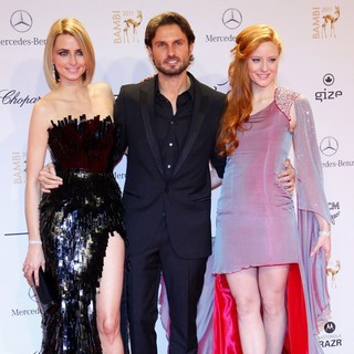 Eva Padberg, Simon Verhoeven, Barbara Meier in Bambi 2011 Awards - Red Carpet Arrivals