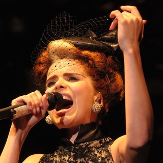 Paloma Faith in Paloma Faith Performing at Somerset House