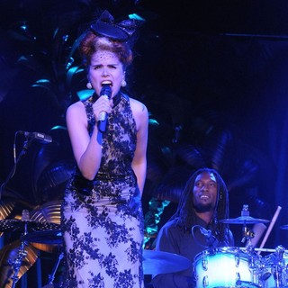 Paloma Faith in Paloma Faith Performing at Somerset House