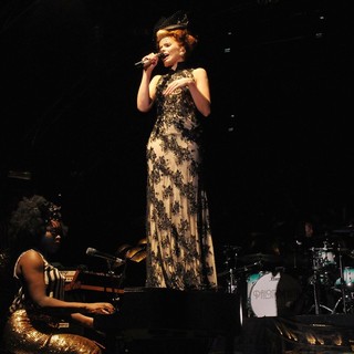 Paloma Faith in Paloma Faith Performing at Somerset House