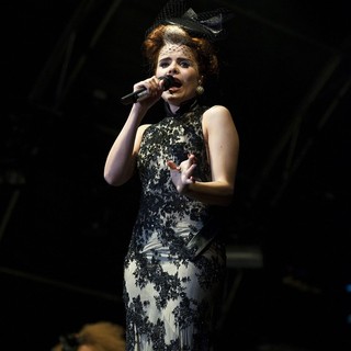 Paloma Faith in Paloma Faith Performing at Somerset House