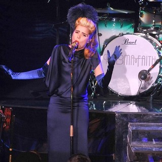 Paloma Faith Performing in Concert - paloma-faith-performing-in-concert-13