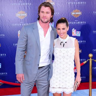 Chris Hemsworth, Elsa Pataky in Los Angeles Premiere of Captain America The First Avenger - Arrivals