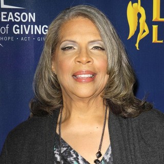 Patti Austin in The 4th Annual Holiday Christmas Tree Lighting Ceremony and The Opening of LA Kings