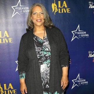 Patti Austin in The 4th Annual Holiday Christmas Tree Lighting Ceremony and The Opening of LA Kings