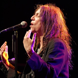 Patti Smith Performs Live
