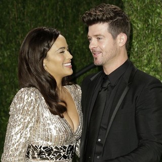 Paula Patton in 2013 Vanity Fair Oscar Party - Arrivals - patton-thicke-2013-vanity-fair-oscar-party-04
