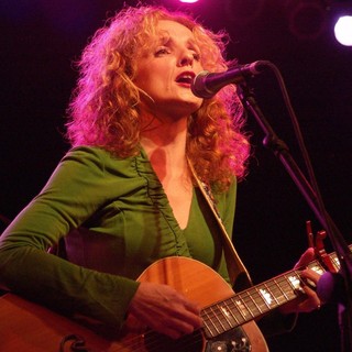 Patty Griffin Performing at The Tsunami Relief Benefit Concert From Austin to South Asia