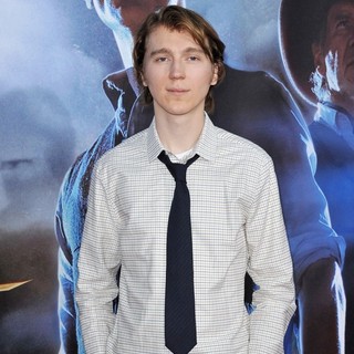 Paul Dano in Cowboys and Aliens Premiere - Arrivals - paul-dano-premiere-cowboys-and-aliens-02