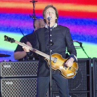 Paul McCartney in The Diamond Jubilee Concert