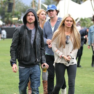 Aaron Paul, Lauren Parsekian in Celebrities at The 2012 Coachella Valley Music and Arts Festival - Day 1
