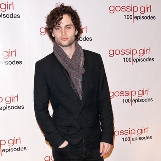 Penn Badgley in Gossip Girl Celebrates 100 Episodes
