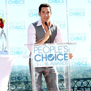Zachary Levi in 2011 People's Choice Awards Nominations Announcement