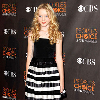 Kathryn Newton in People's Choice Awards 2010