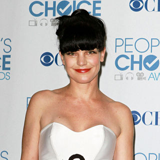 Pauley Perrette in 2011 People's Choice Awards - Press Room