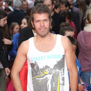 UK Premiere of Katy Perry: Part of Me - Arrivals - perez-hilton-uk-premiere-katy-perry-part-of-me-03