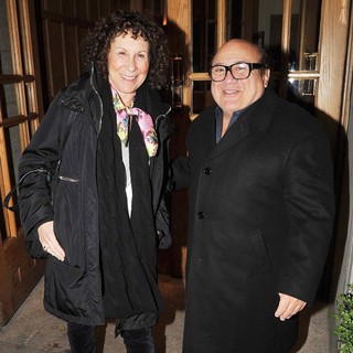 Rhea Perlman, Danny DeVito in Danny DeVito and Rhea Perlman Leave Their Hotel