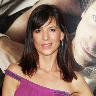 Perrey Reeves in The Premiere of CBS Films' The Words - Red Carpet - perrey-reeves-premiere-the-words-04