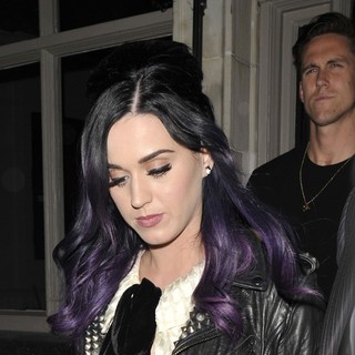 Katy Perry, Robert Ackroyd in Katy Perry and Robert Ackroyd at Market Cafe Hackney