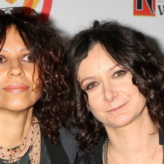 Linda Perry, Sara Gilbert in The 23rd Annual GLAAD Media Awards
