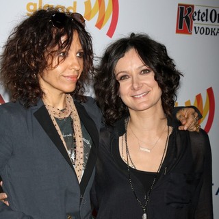 Linda Perry, Sara Gilbert in The 23rd Annual GLAAD Media Awards