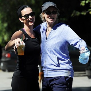 Katy Perry, Jane Lynch in Katy Perry Bumps Into Jane Lynch